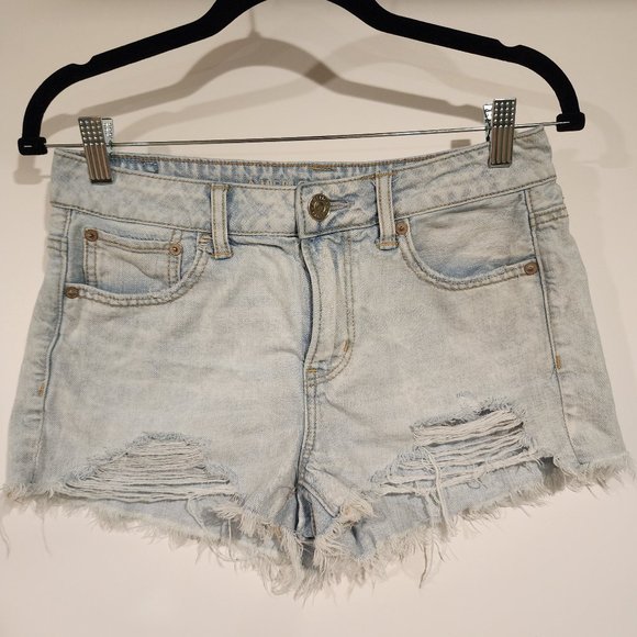 American Eagle Outfitters Pants - American Eagle Light Wash Tomgirl Shortie Shorts Distressed Festival Shorts sz 2